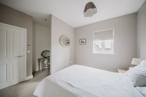 Principal bedroom- click for photo gallery